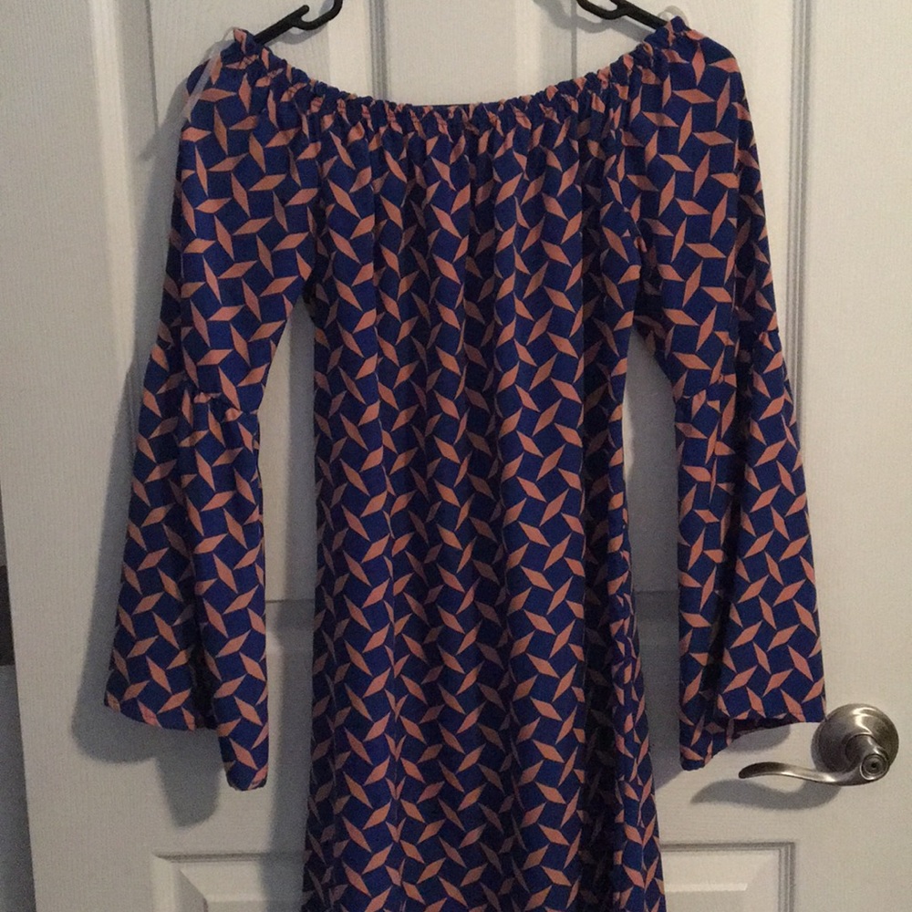 Bell sleeve dress